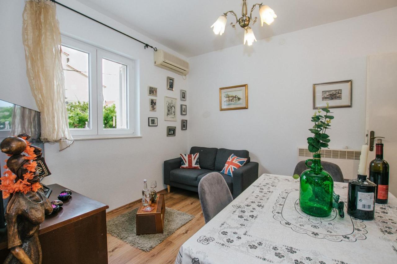 Apartman Bagattino-Trogir Near Old Town Exterior foto