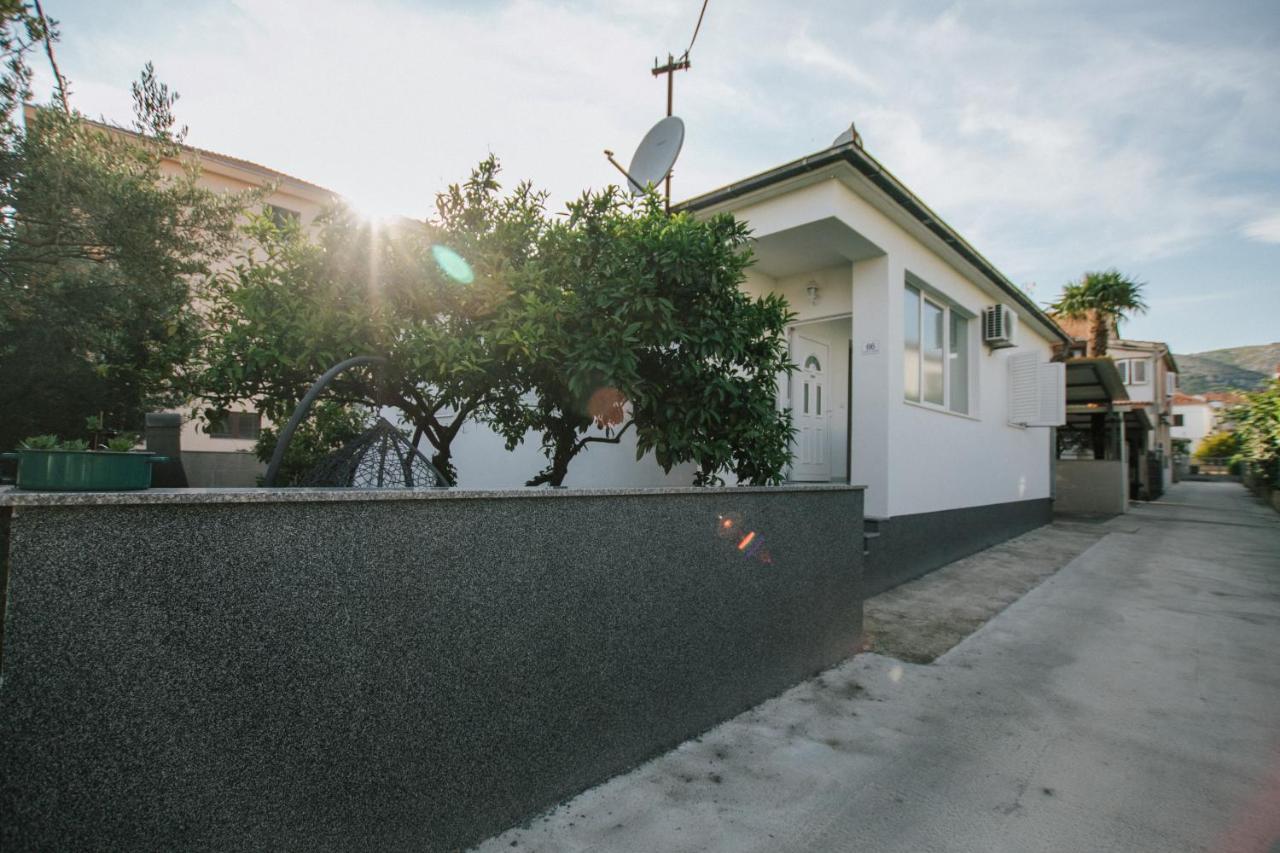 Apartman Bagattino-Trogir Near Old Town Exterior foto